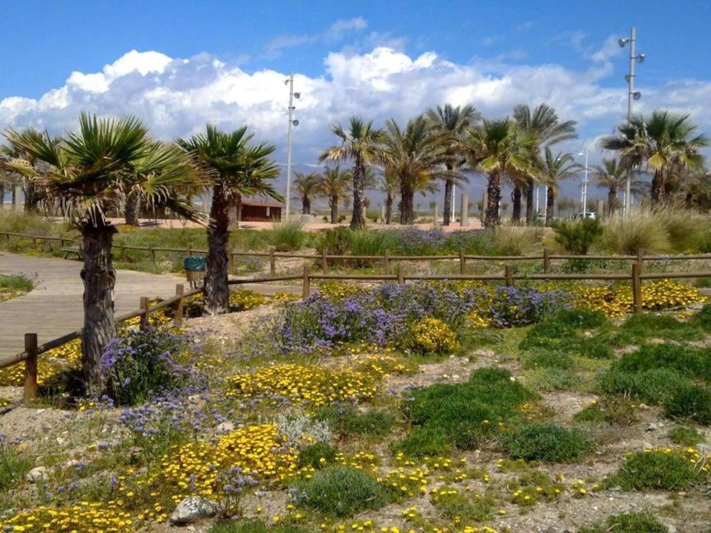 La Burbuja Apartment Almeria Luaran gambar